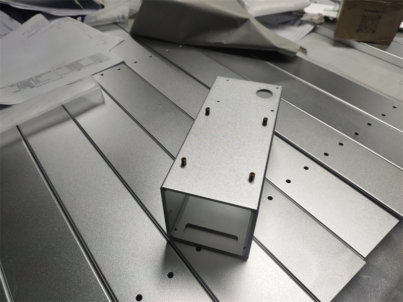 粉色网站免费看CNC开孔攻牙精锯加工