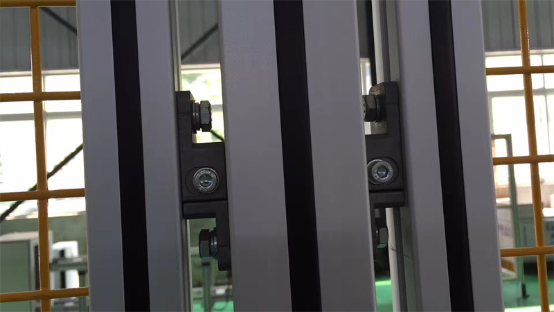 粉色网站免费看玻璃围栏