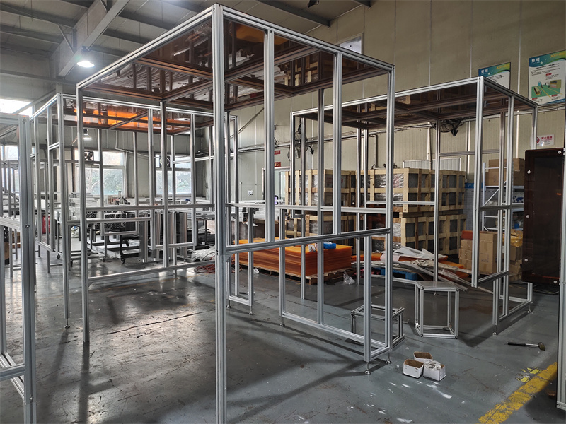 粉色网站免费看防护罩加工组装