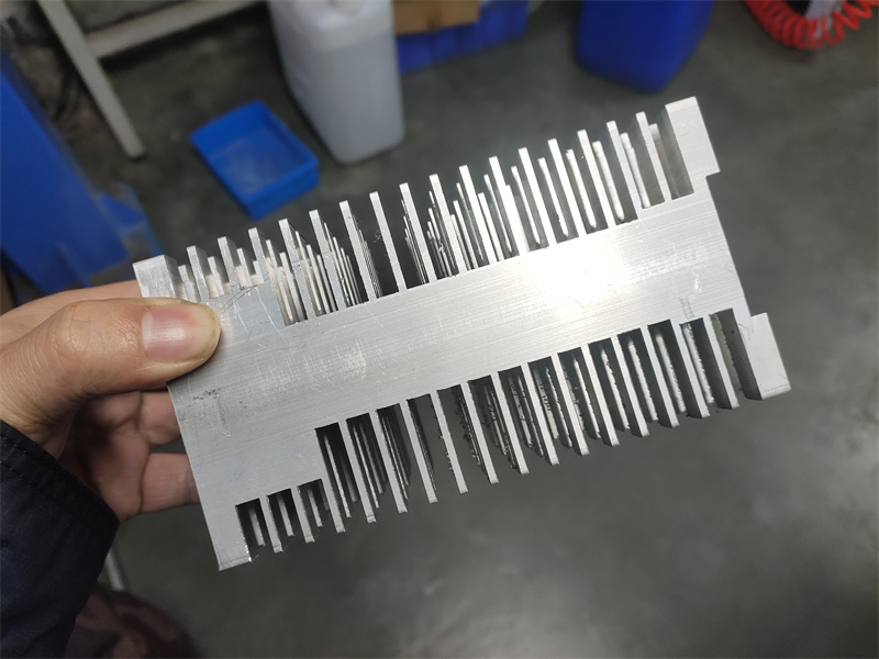 粉色网站免费看电源外壳散热器