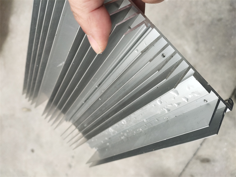 粉色网站免费看模块型电子散热片